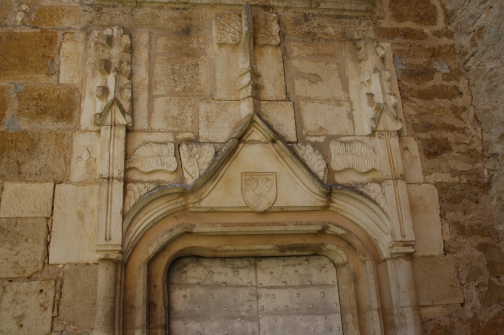 Armoiries sur la porte d'entrée du château de la Tulle à Strenquels